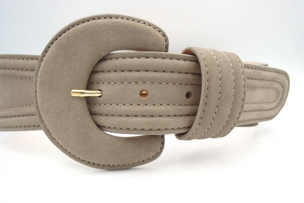 La ceinture en cuir, un accessoire mode incontournable